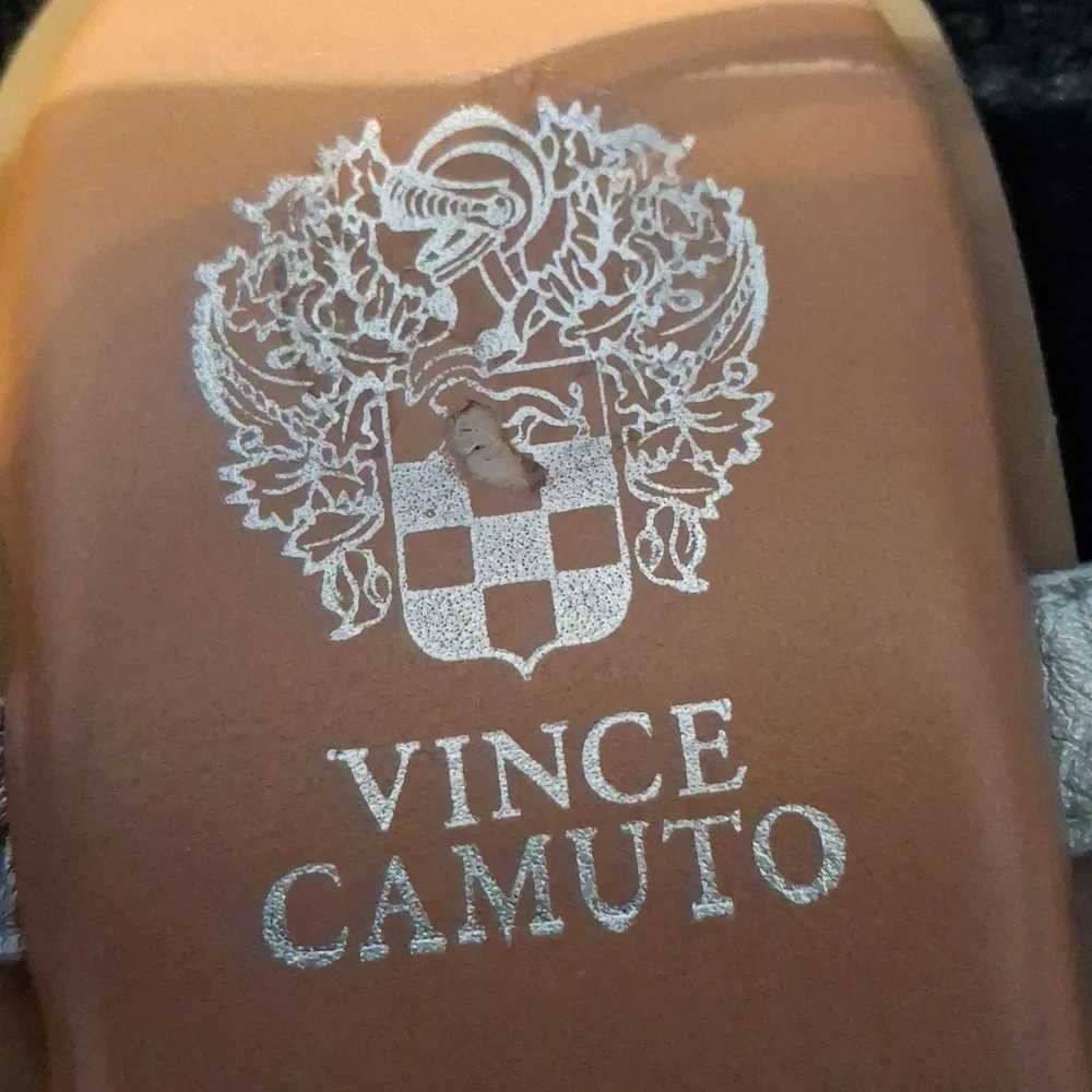 Vince camuto butterflie rinestone sandels